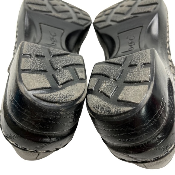 BOC BORN CONCEPT Pewter Clogs Faux Vegan Leather Comfort Shoes Metallic sz 7.5 - Picture 16 of 16